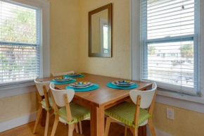1BR 1BA NorthStar Bungalow. Just Steps to the beach and the bay.